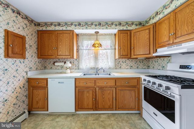 340 HAMPTON DR, Feasterville Trevose, PA 19053