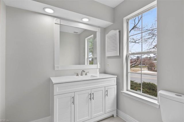 1724 Cottenham LN, Virginia Beach, VA 23454