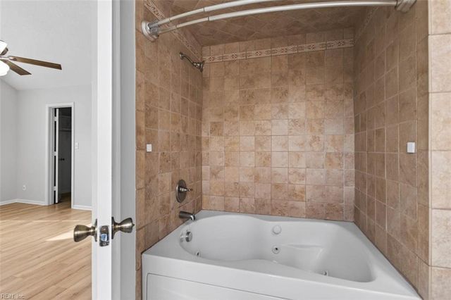 1724 Cottenham LN, Virginia Beach, VA 23454