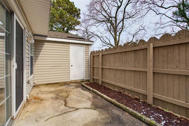 1724 Cottenham LN, Virginia Beach, VA 23454