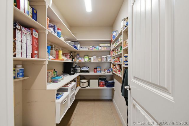 8705 E Hartford Street, Broken Arrow, OK 74014