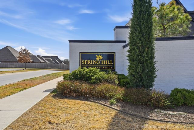 8705 E Hartford Street, Broken Arrow, OK 74014