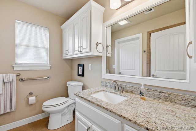 8705 E Hartford Street, Broken Arrow, OK 74014