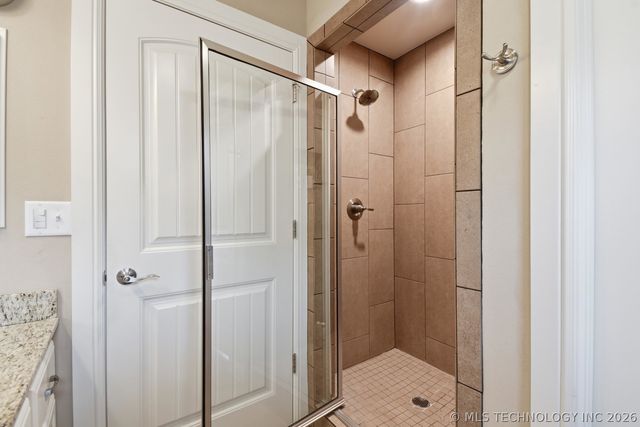 8705 E Hartford Street, Broken Arrow, OK 74014