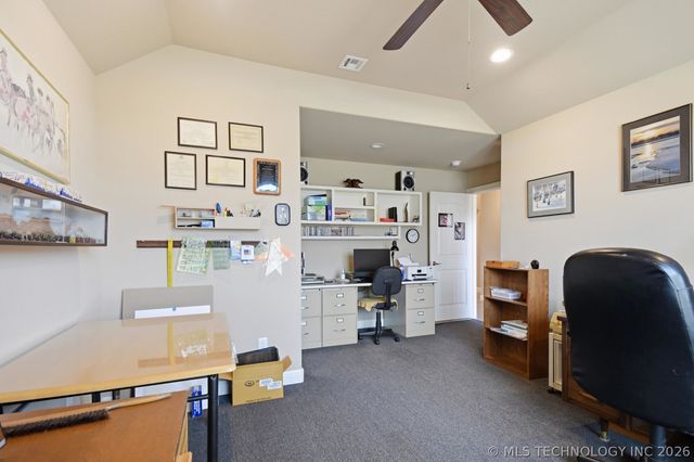 8705 E Hartford Street, Broken Arrow, OK 74014