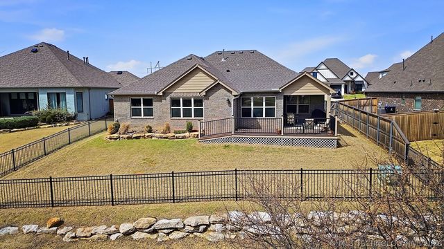 8705 E Hartford Street, Broken Arrow, OK 74014