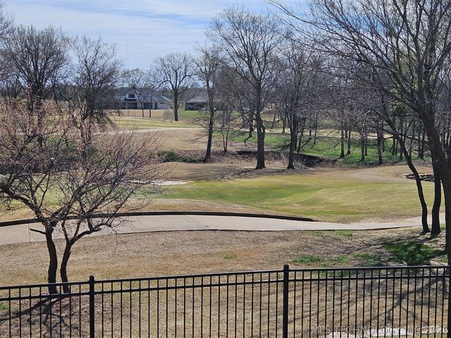 8705 E Hartford Street, Broken Arrow, OK 74014