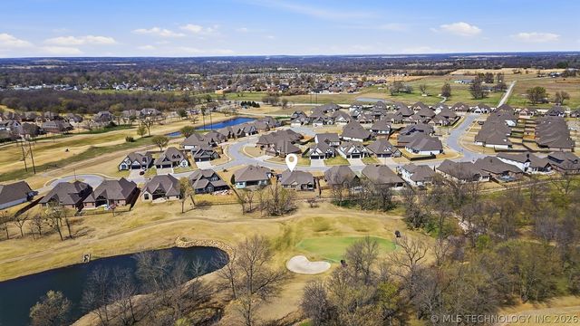 8705 E Hartford Street, Broken Arrow, OK 74014