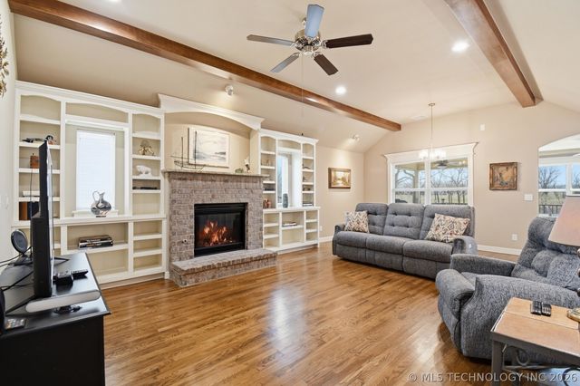 8705 E Hartford Street, Broken Arrow, OK 74014