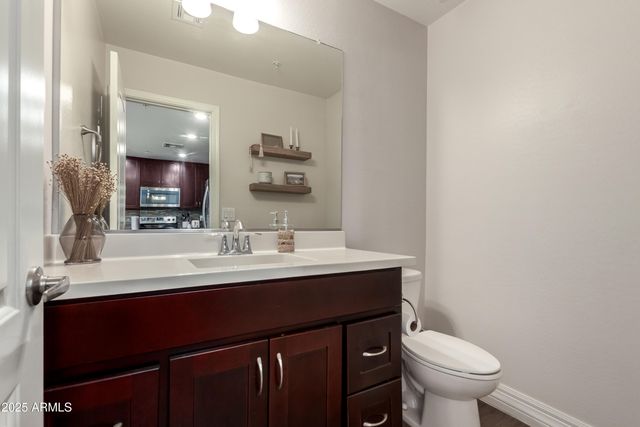 2821 S SKYLINE Drive 127, Mesa, AZ 85212