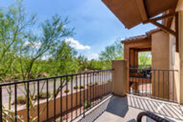 2821 S SKYLINE Drive 127, Mesa, AZ 85212