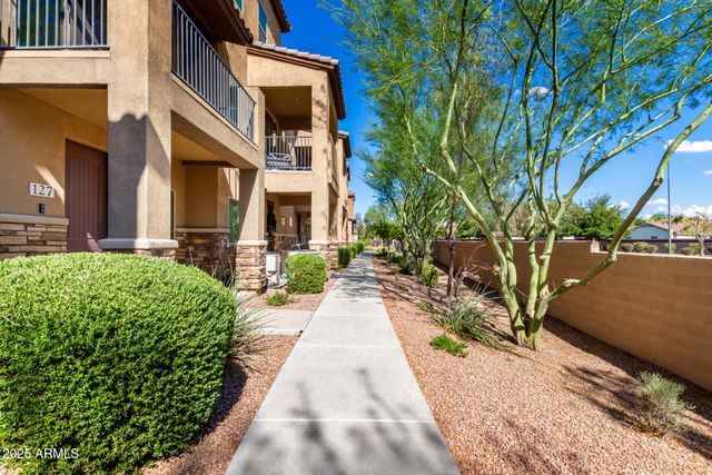 2821 S SKYLINE Drive 127, Mesa, AZ 85212
