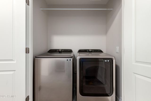 2821 S SKYLINE Drive 127, Mesa, AZ 85212