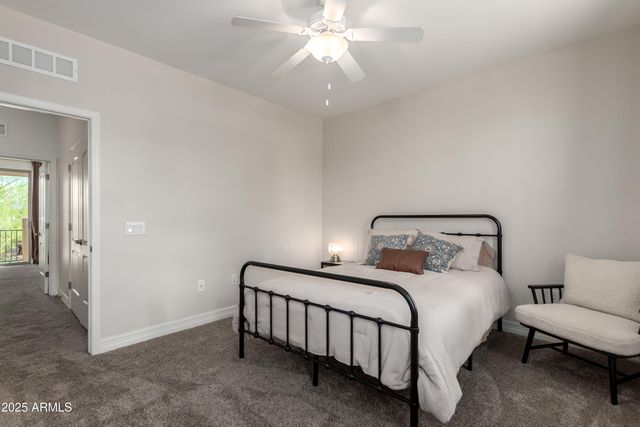 2821 S SKYLINE Drive 127, Mesa, AZ 85212