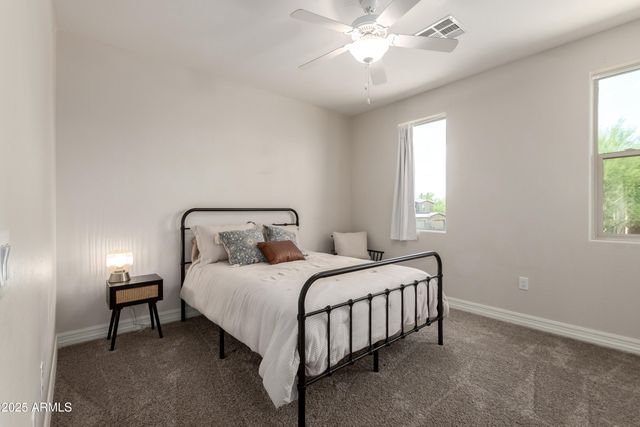 2821 S SKYLINE Drive 127, Mesa, AZ 85212