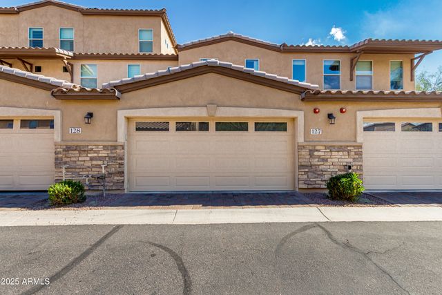 2821 S SKYLINE Drive 127, Mesa, AZ 85212