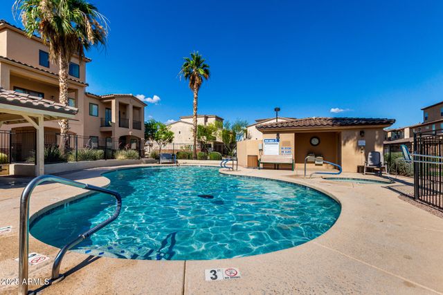 2821 S SKYLINE Drive 127, Mesa, AZ 85212