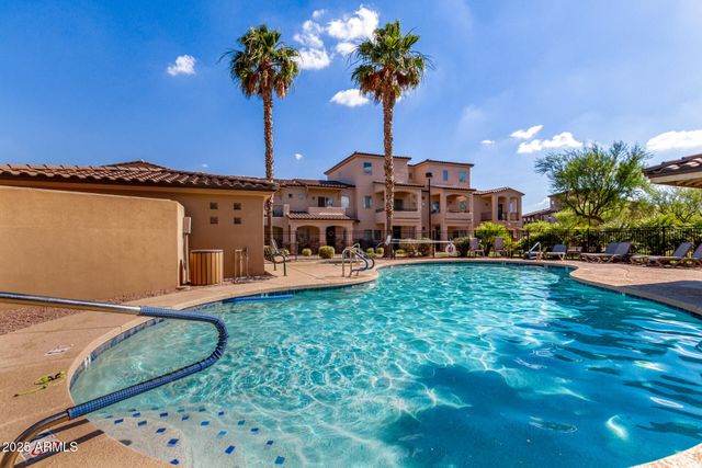 2821 S SKYLINE Drive 127, Mesa, AZ 85212