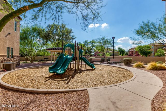 2821 S SKYLINE Drive 127, Mesa, AZ 85212