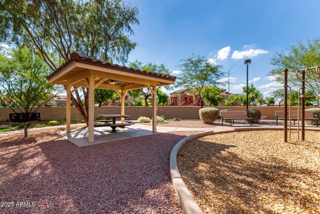 2821 S SKYLINE Drive 127, Mesa, AZ 85212