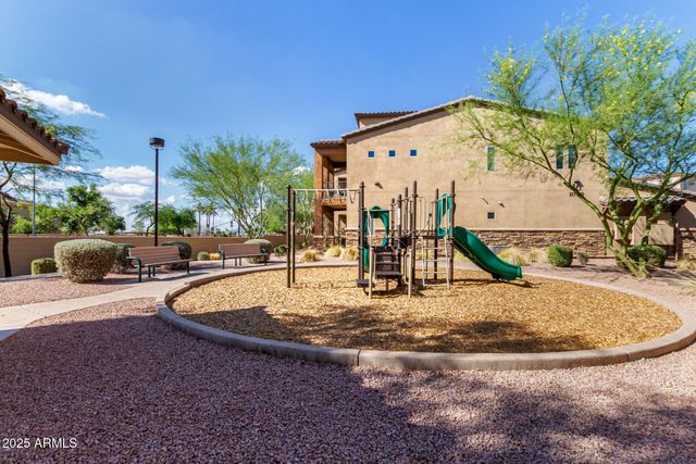 2821 S SKYLINE Drive 127, Mesa, AZ 85212