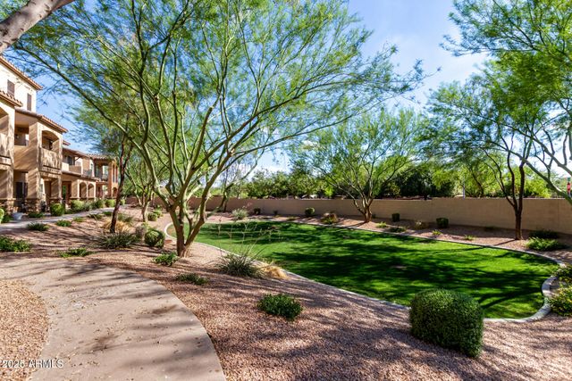 2821 S SKYLINE Drive 127, Mesa, AZ 85212