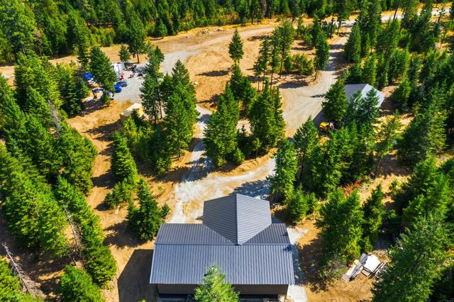 701 Happy Trails Ln, Newport, WA 99156