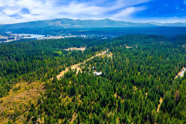 701 Happy Trails Ln, Newport, WA 99156