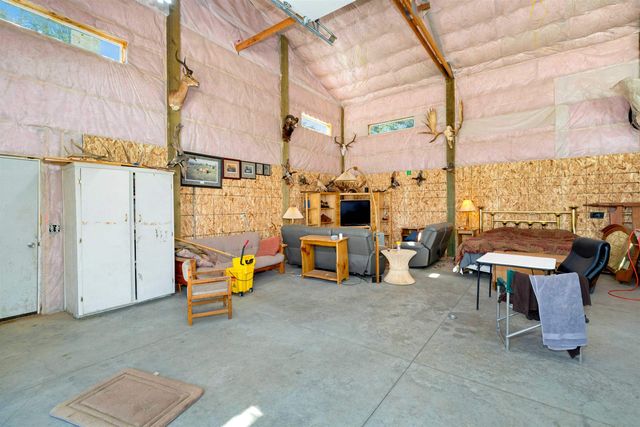 701 Happy Trails Ln, Newport, WA 99156