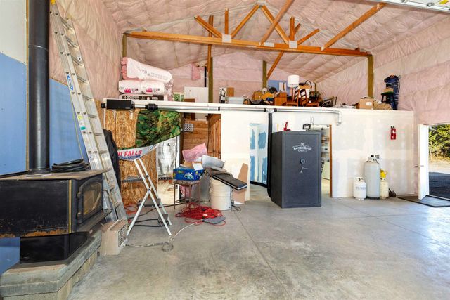 701 Happy Trails Ln, Newport, WA 99156