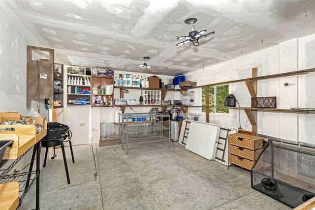 701 Happy Trails Ln, Newport, WA 99156