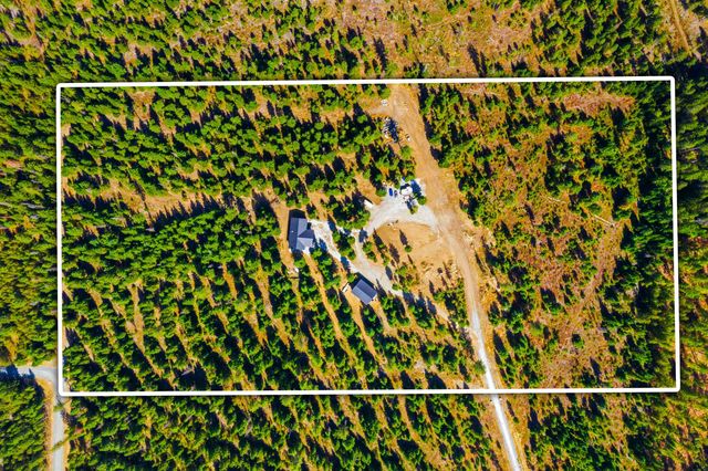 701 Happy Trails Ln, Newport, WA 99156