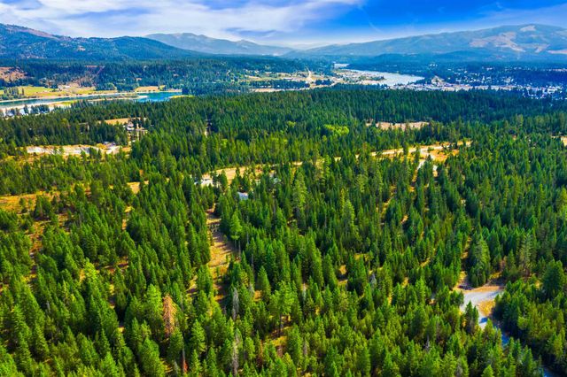 701 Happy Trails Ln, Newport, WA 99156