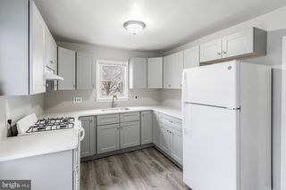 243 CONOVER ST #2, Burlington, NJ 08016