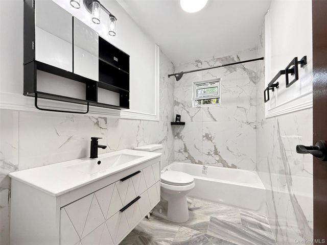 806 E 227th Street, Bronx, NY 10466