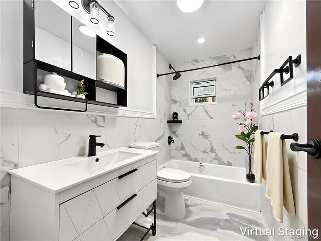 806 E 227th Street, Bronx, NY 10466