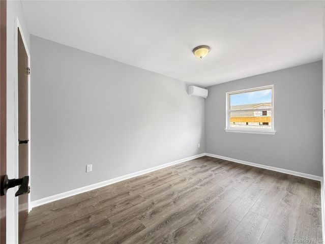 806 E 227th Street, Bronx, NY 10466