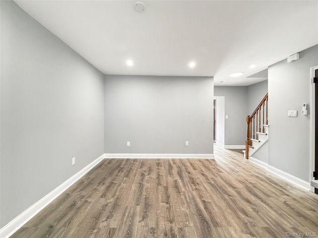 806 E 227th Street, Bronx, NY 10466