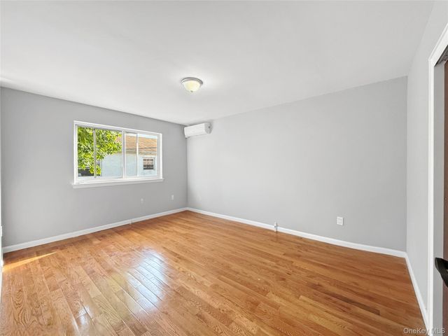 806 E 227th Street, Bronx, NY 10466
