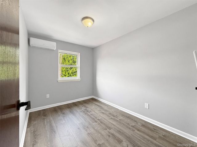 806 E 227th Street, Bronx, NY 10466