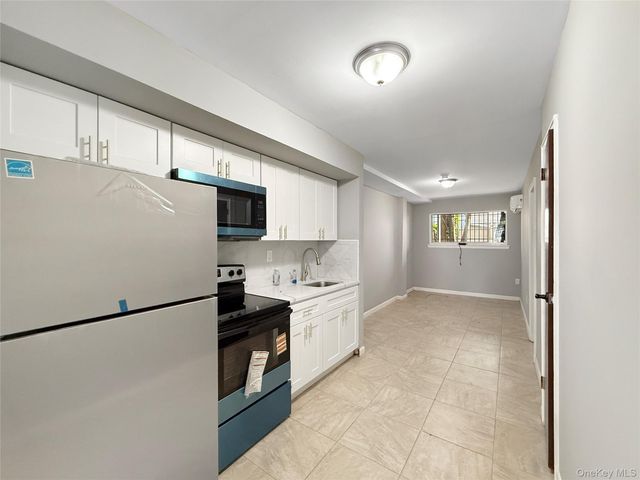 806 E 227th Street, Bronx, NY 10466