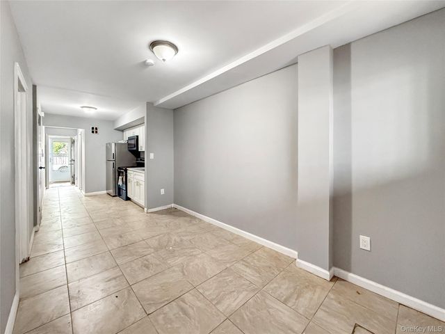 806 E 227th Street, Bronx, NY 10466