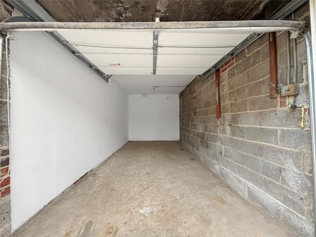 806 E 227th Street, Bronx, NY 10466