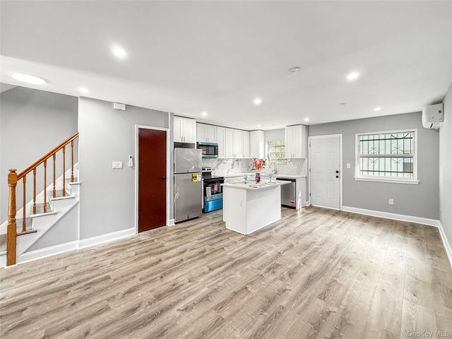 806 E 227th Street, Bronx, NY 10466