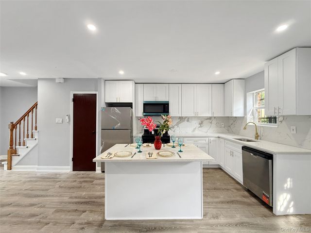 806 E 227th Street, Bronx, NY 10466