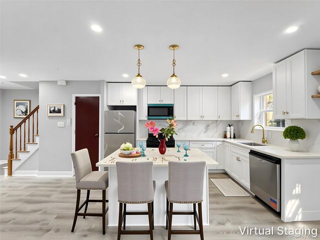 806 E 227th Street, Bronx, NY 10466