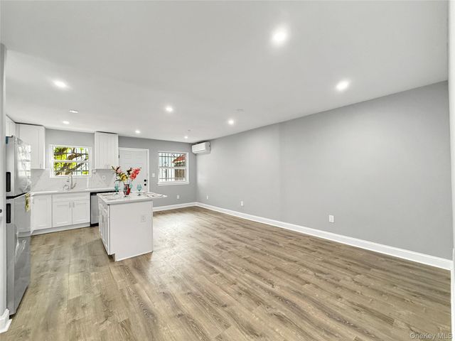 806 E 227th Street, Bronx, NY 10466