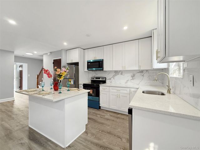 806 E 227th Street, Bronx, NY 10466