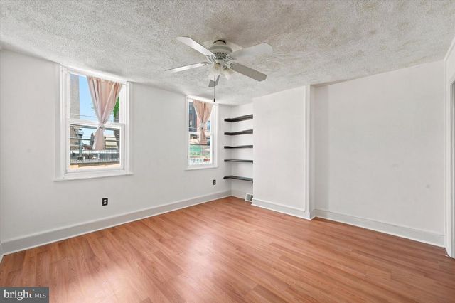 102 E HUNTINGDON ST, Philadelphia, PA 19125