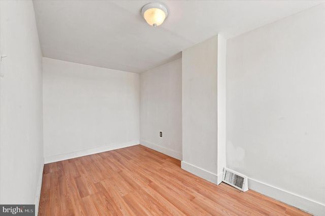 102 E HUNTINGDON ST, Philadelphia, PA 19125